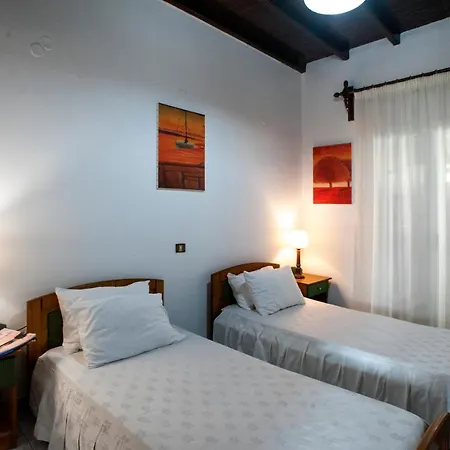 Yard Family Sidari Corfu Holiday home
