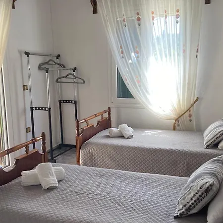 Yard Family Sidari Corfu * Antipernoi