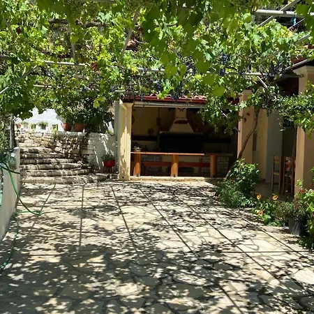 Yard Family Sidari Corfu Holiday home *