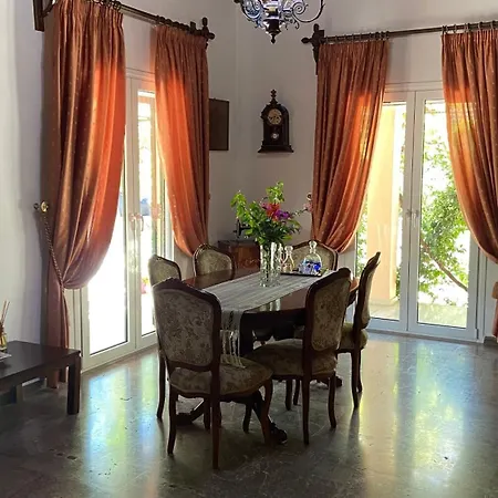 Yard Family Sidari Corfu Holiday home *