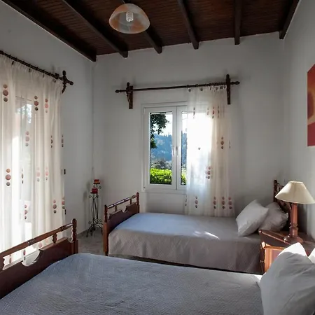 Yard Family Sidari Corfu Holiday home Antipernoi